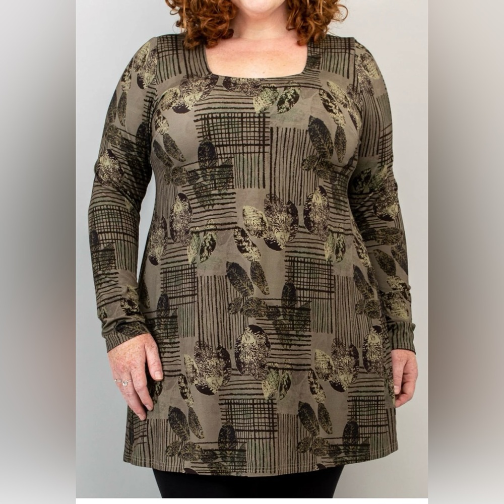 Blue Sky Marissa Top, Fall Sketch, Bamboo size M new